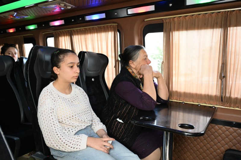 Köç karvanı Kəngərliyə çatıb, açarlar təqdim edilib - YENİLƏNİB